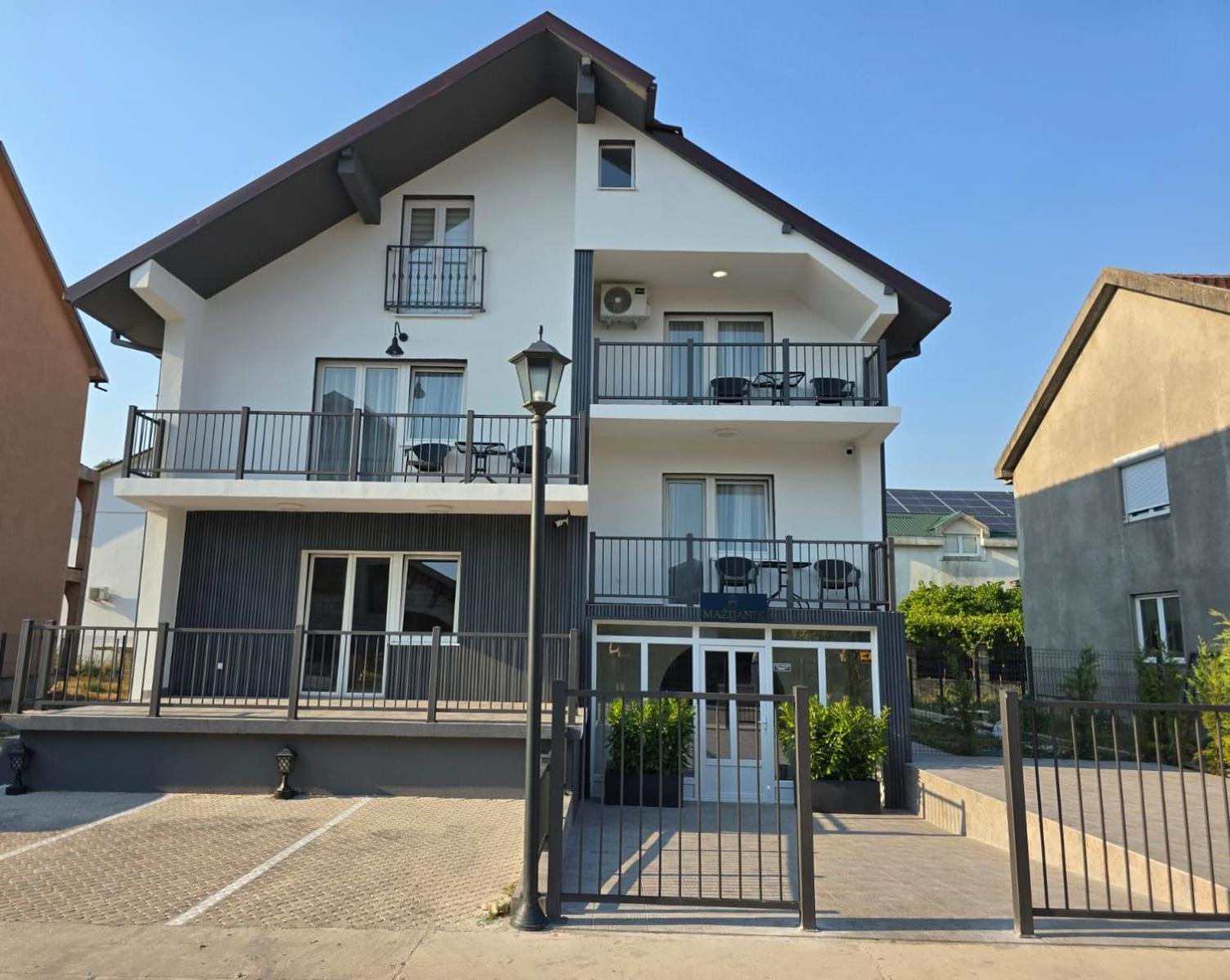 Hotel Mazijanik Nikšić Екстериор снимка